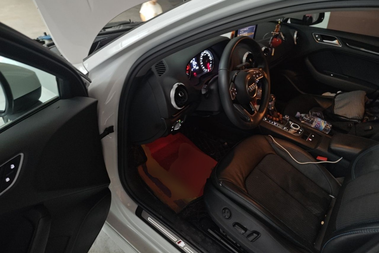 Audi A3 2017 car image #9