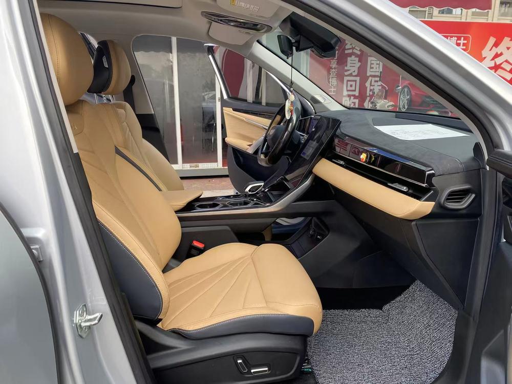 GEELY Boyue L 2024 car image #18