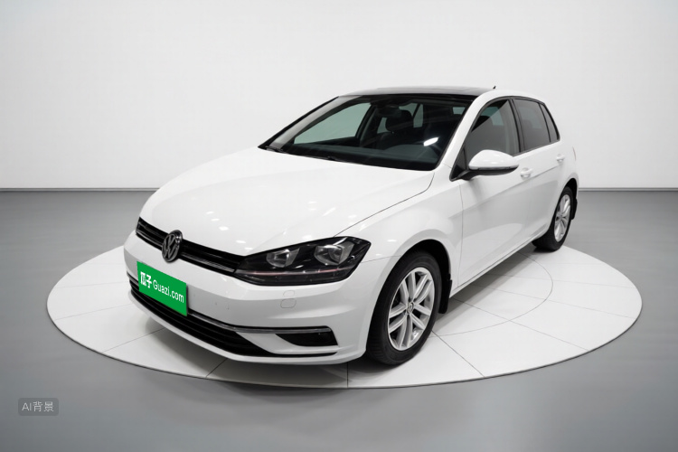 Volkswagen Golf 2019 car image #2