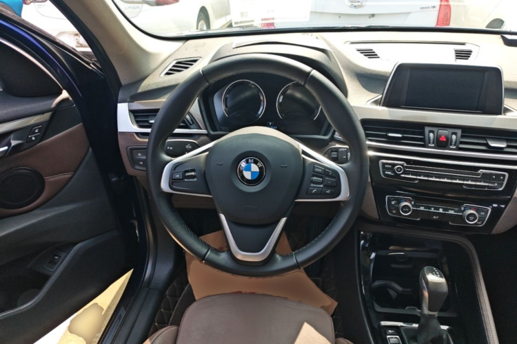 BMW X1 2019 car image #11