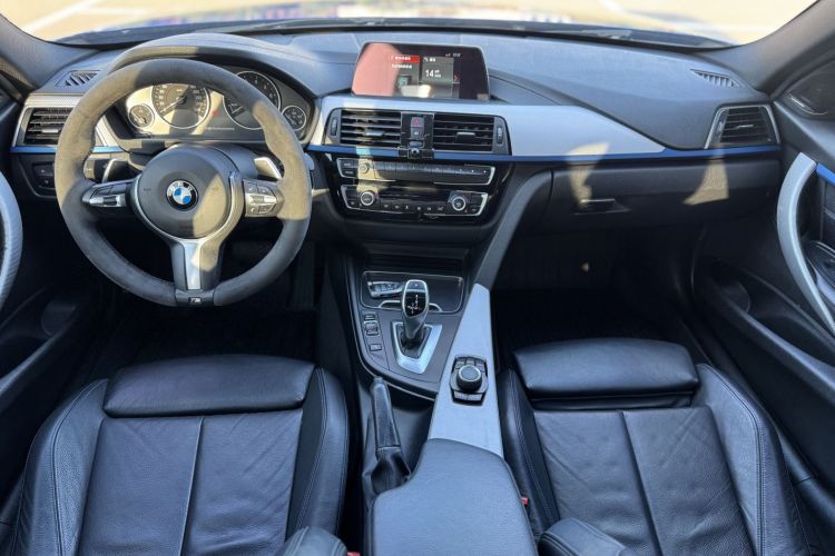 BMW 3 Series 2018 car image #11