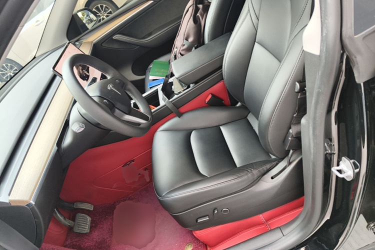 Tesla Model Y 2023 immagine di auto #17