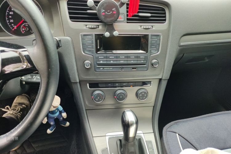 Volkswagen Golf 2015 car image #15