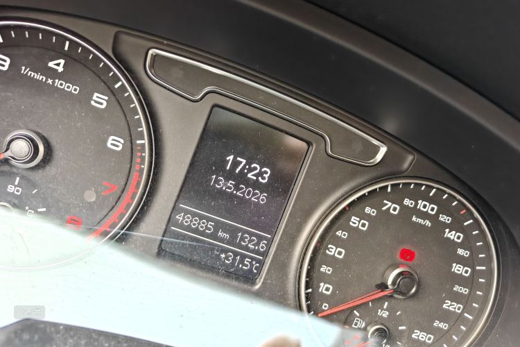Audi Q3 2016 car image #14