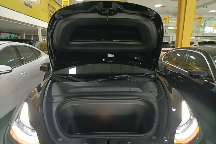 Tesla Model Y 2023 #22 Tesla Model Y 2023 car image #22