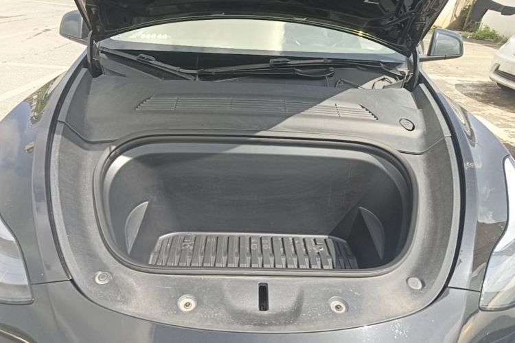 Tesla Model Y 2024 #20 Tesla Model Y 2024 car image #20