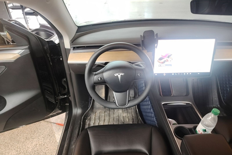Tesla Model Y 2021 #11 Tesla Model Y 2021 car image #11