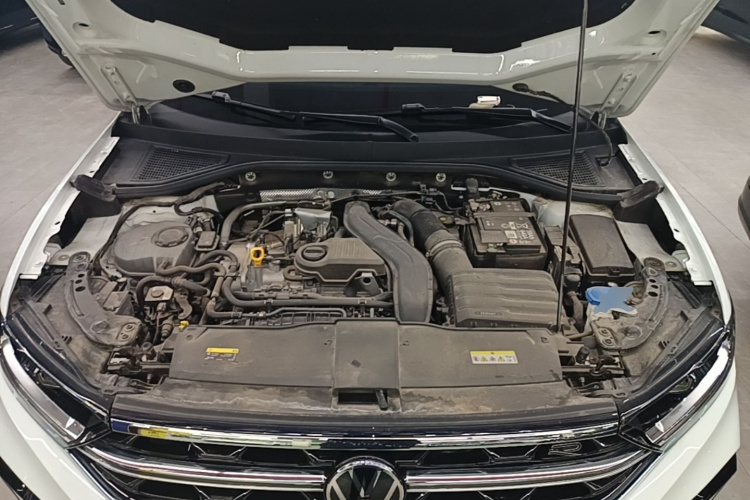 Volkswagen T-Roc 2024 car image #22