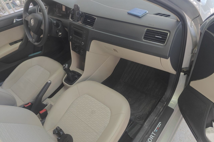 Skoda Rapid 2017 #27 Skoda Rapid 2017 image de voiture #27