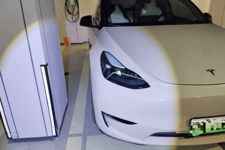 Tesla Model Y 2021 #8 Tesla Model Y 2021 immagine di auto #8