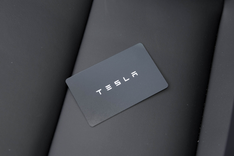 Tesla Model 3 2023 car image #14