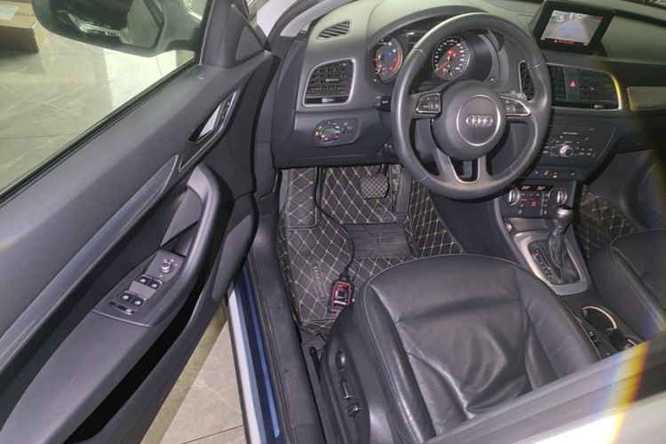 Audi Q3 2018 #16 Audi Q3 2018 car image #16