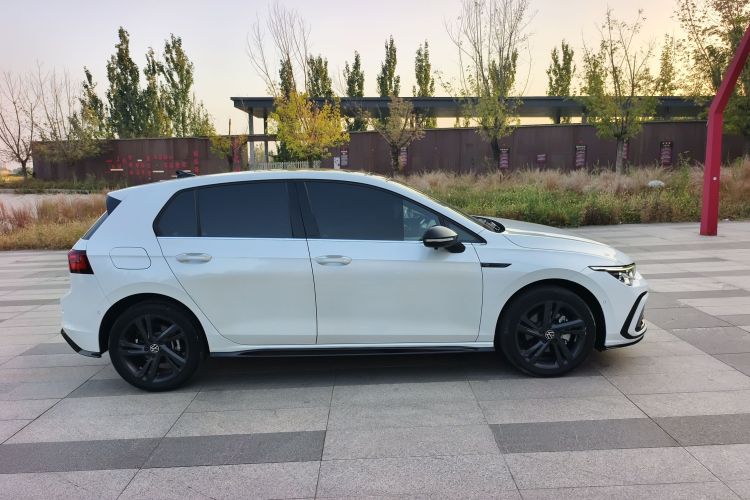 Volkswagen Golf 2021 car image #5