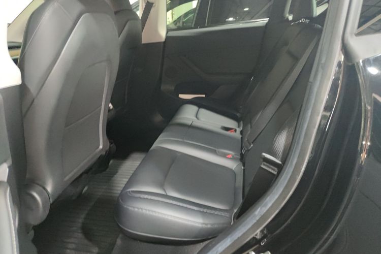 Tesla Model Y 2022 immagine di auto #17