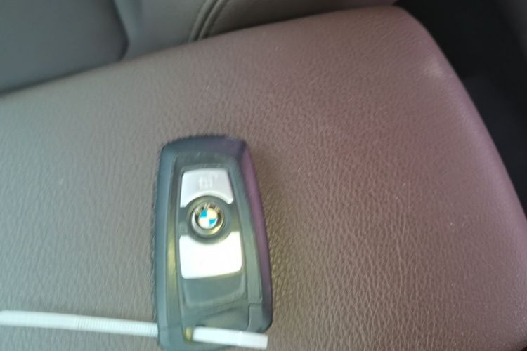 BMW 3 Series 2017 #9 BMW 3 Series 2017 car image #9