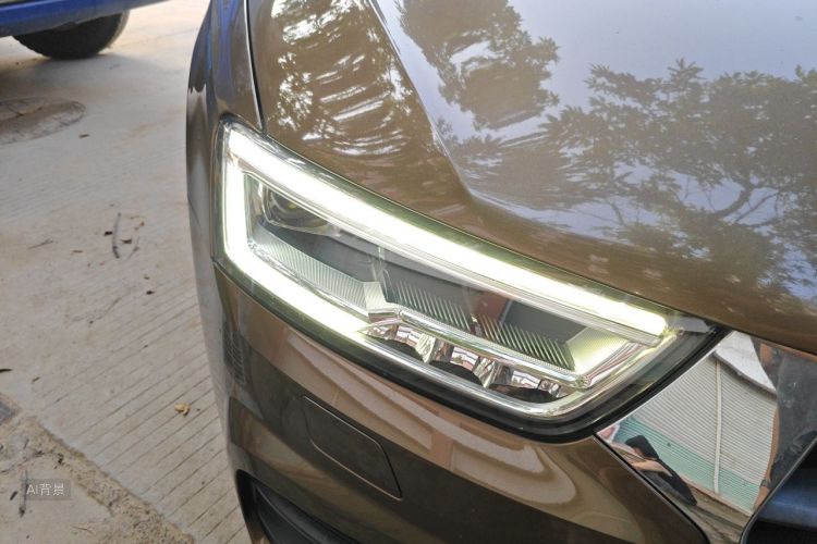 Audi Q3 2018 car image #8