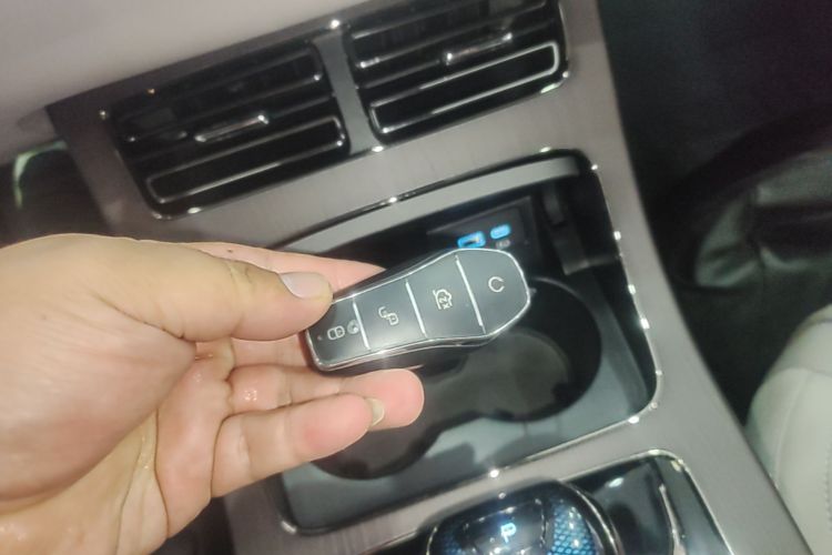 BYD Han 2025 car image #9
