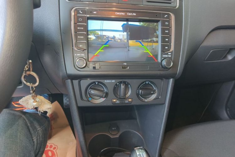Volkswagen Polo 2018 car image #13