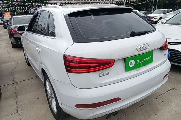 Audi Q3 2016 car image #7