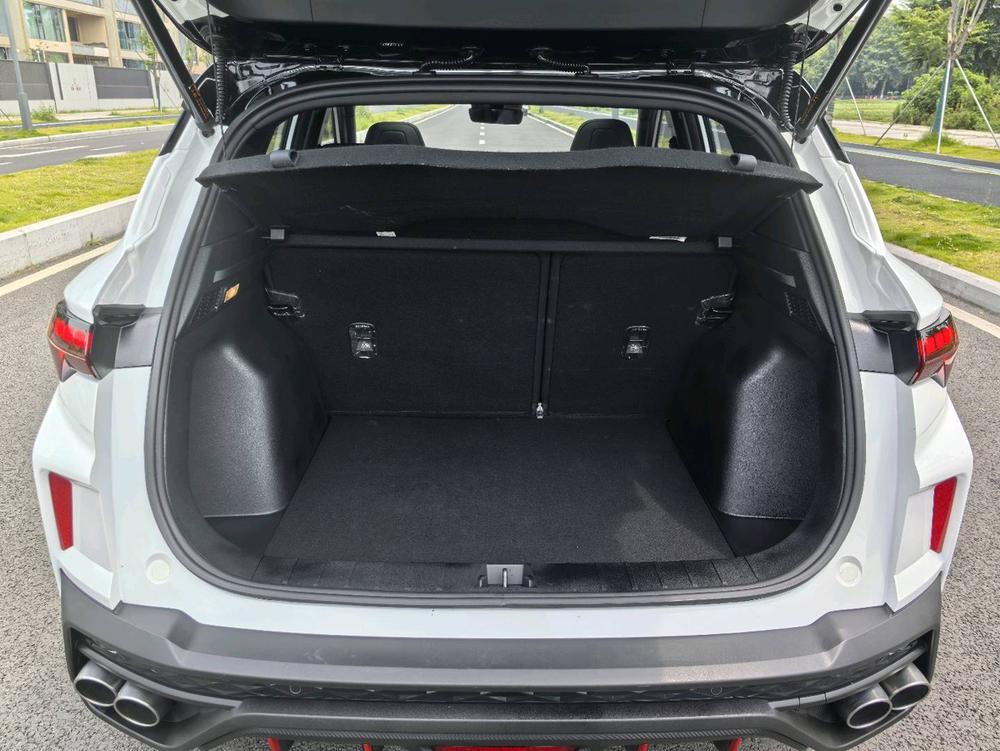 GEELY Coolray 2023 car image #28