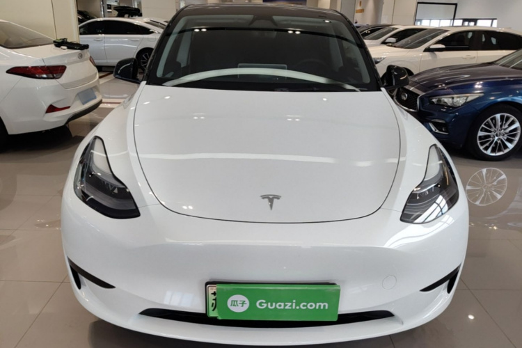 Tesla Model Y 2024 #3 Tesla Model Y 2024 immagine di auto #3