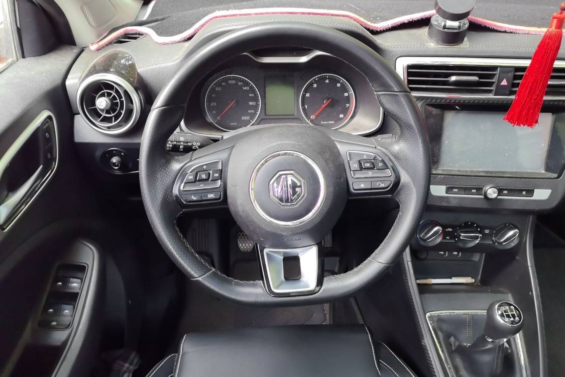 MG ZS 2017 #22 MG ZS 2017 car image #22