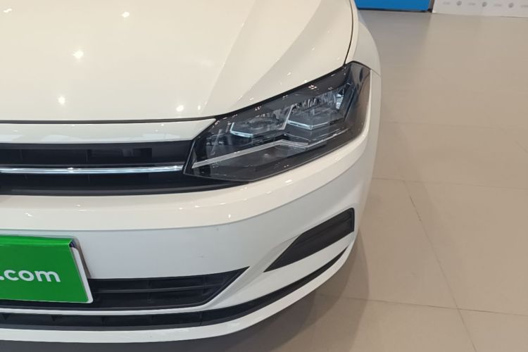 Volkswagen Polo 2021 car image #23