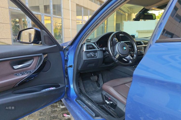 BMW 3 Series 2018 car image #18