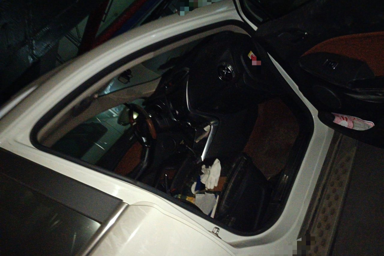 BYD Yuan 2016 #23 BYD Yuan 2016 car image #23