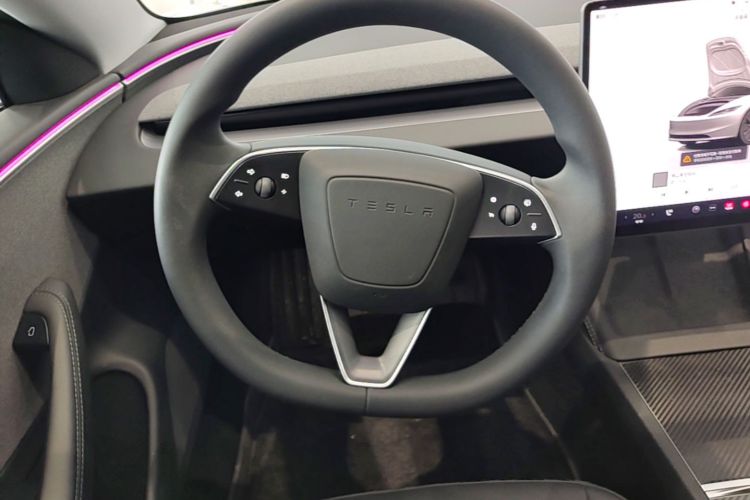 Tesla Model 3 2024 #11 Tesla Model 3 2024 car image #11