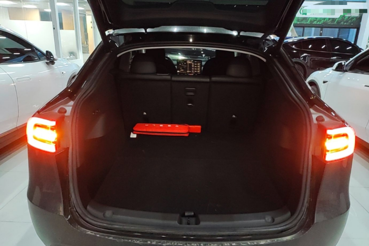 Tesla Model Y 2023 #21 Tesla Model Y 2023 car image #21