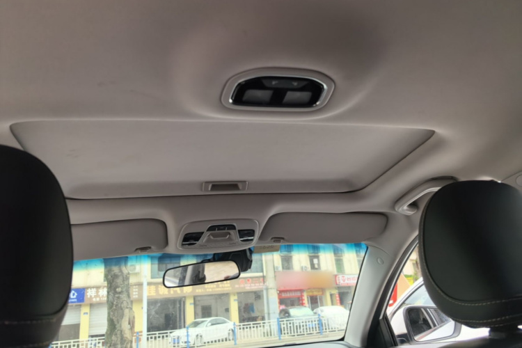 GEELY Emgrand 2019 car image #18