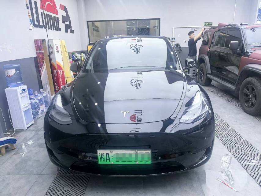 Tesla Model Y 2023 car image #3