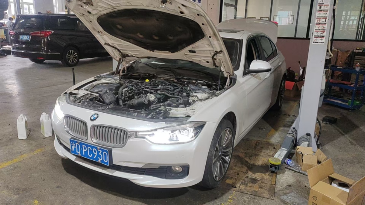 BMW 3 Series 2019 #2 BMW 3 Series 2019 car image #2