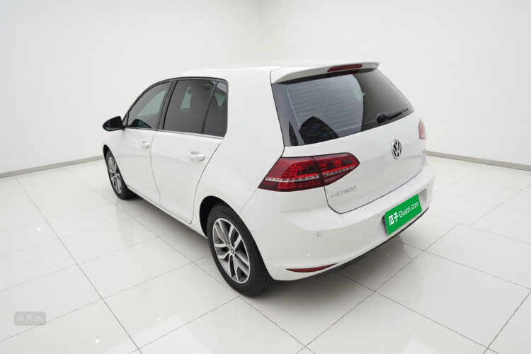 Volkswagen Golf 2017 car image #5