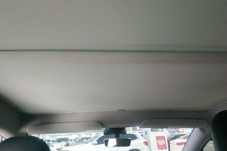 Tesla Model Y 2023 immagine di auto #18