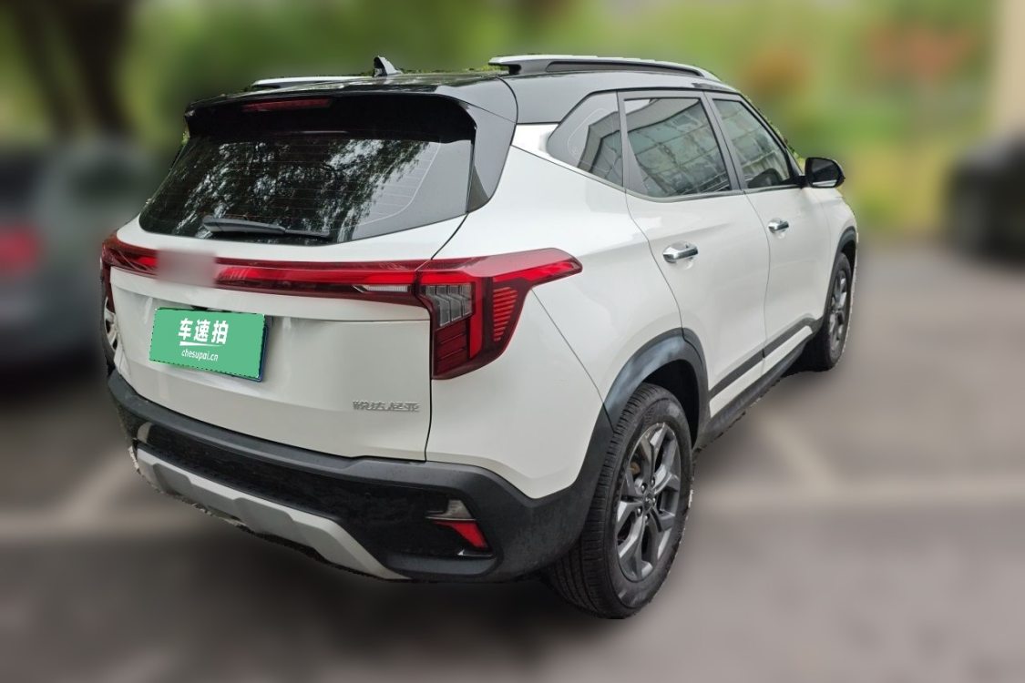 Kia Seltos 2023 صورة سيارة #4