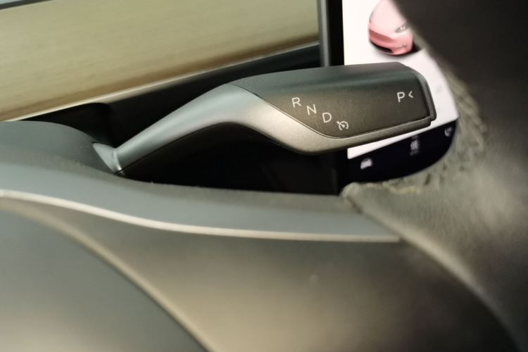 Tesla Model Y 2022 #14 Tesla Model Y 2022 car image #14