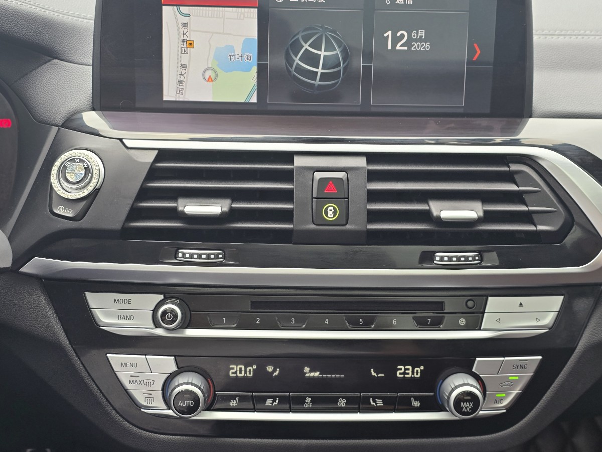 BMW X3 2019 car image #12