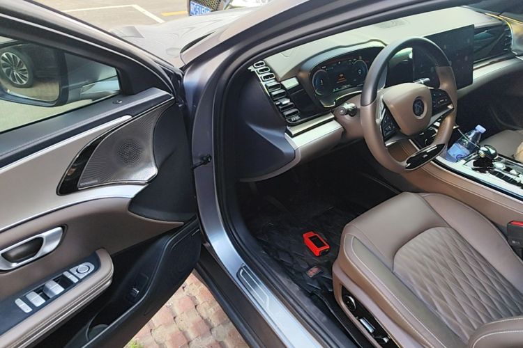 BYD Han 2023 car image #16