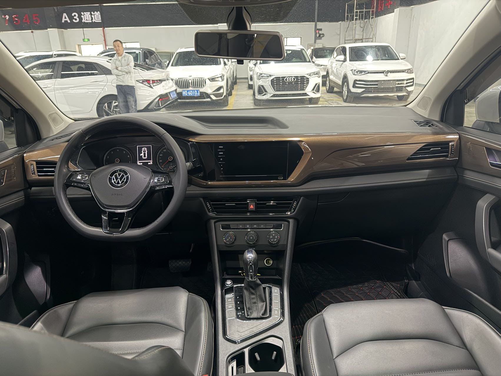 Volkswagen Tharu 2022 immagine di auto #5