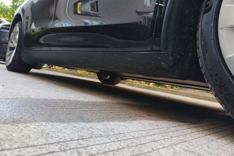 Tesla Model Y 2025 car image #26