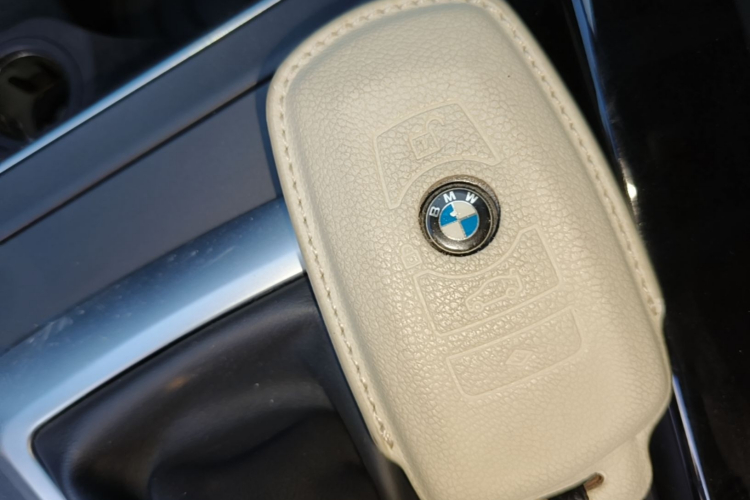BMW 3 Series 2017 #9 BMW 3 Series 2017 car image #9