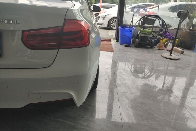 BMW 3 Series 2018 #8 BMW 3 Series 2018 car image #8