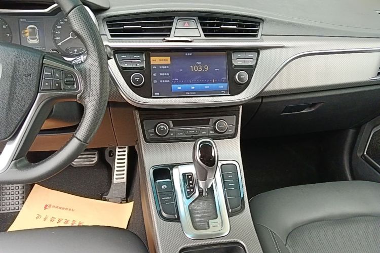 GEELY Emgrand GS 2017 car image #13