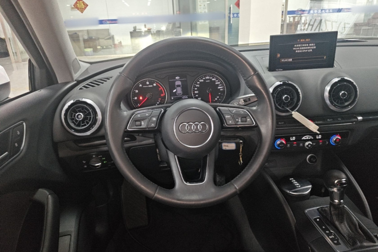 Audi A3 2019 car image #11