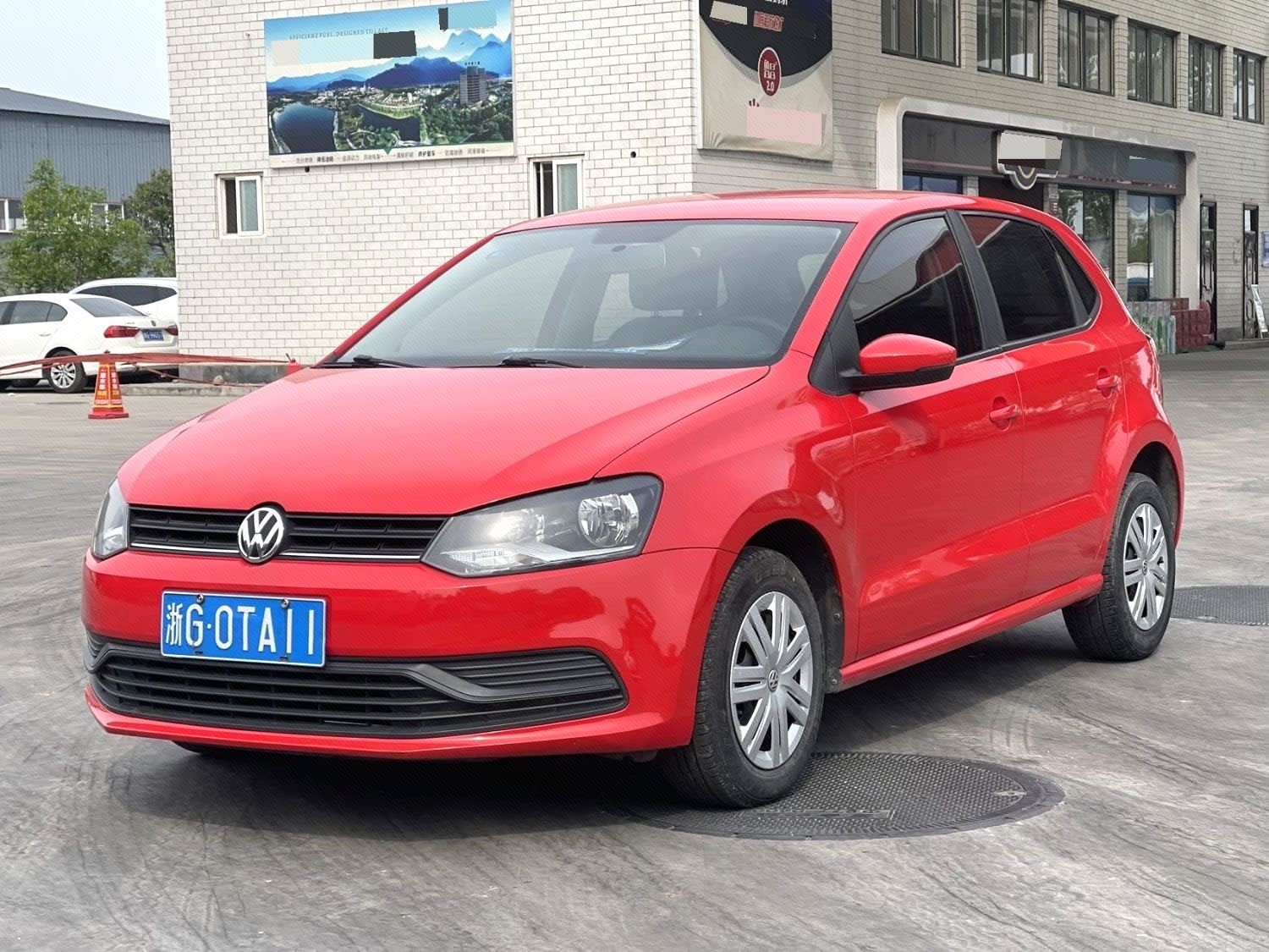 Volkswagen Polo 2015 car image 