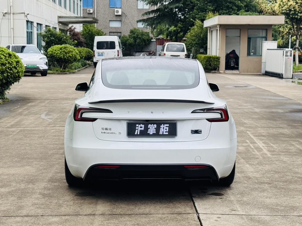 Tesla Model 3 2025 car image #5