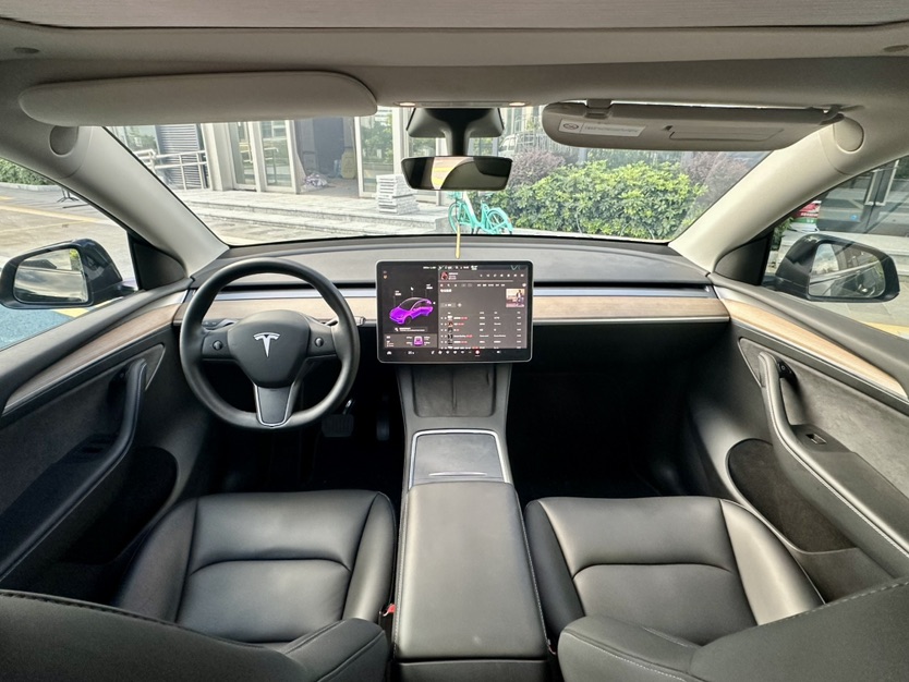 Tesla Model Y 2021 #8 Tesla Model Y 2021 car image #8