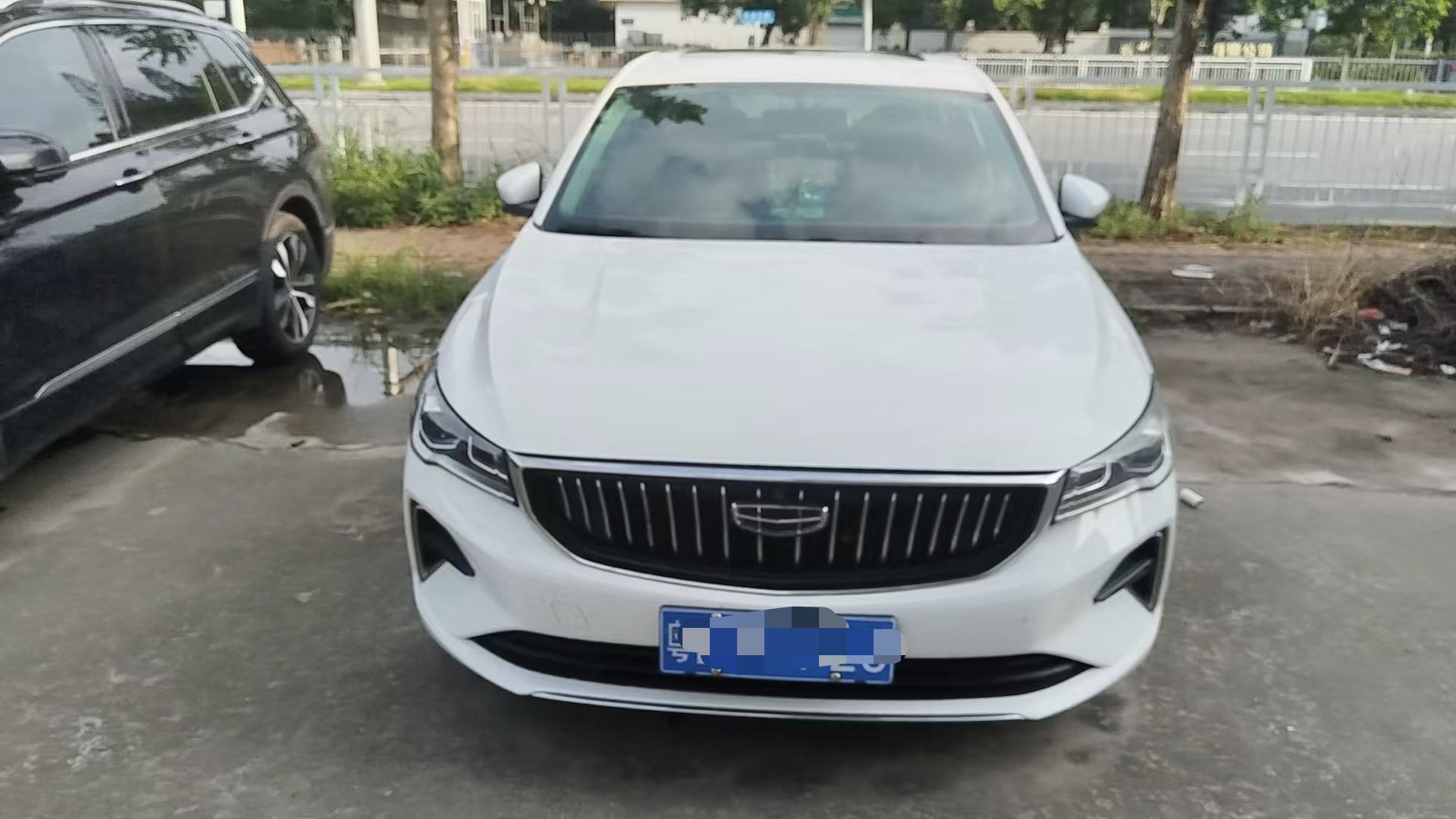 GEELY Emgrand 2022 car image #2